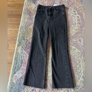 Zara Mid Rise size 2 Stretch Cropped 26” Inseam Black Denim EUC 6147/121 raw hem